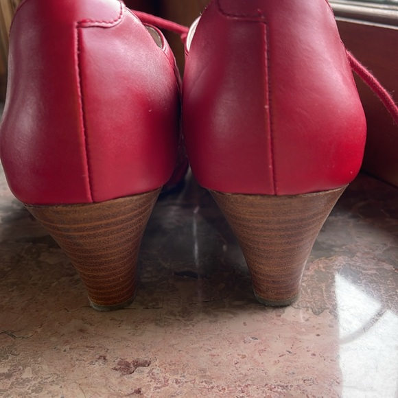 RED HOT CHELSEA CREW HEELS SZ 7.5 - Picture 9 of 9
